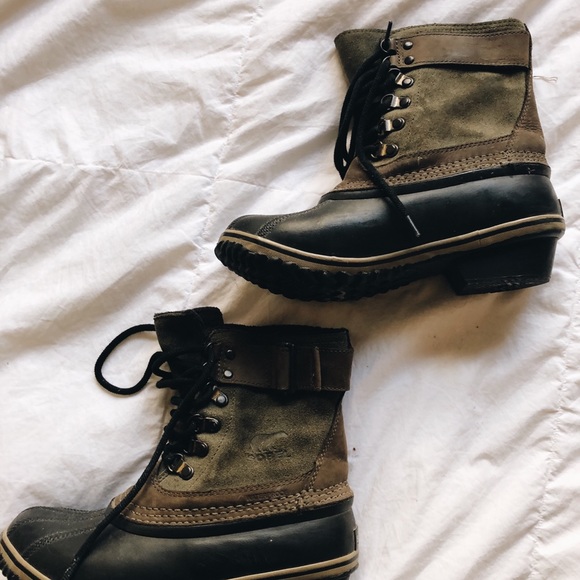 Sorel Boots - Picture 4 of 6